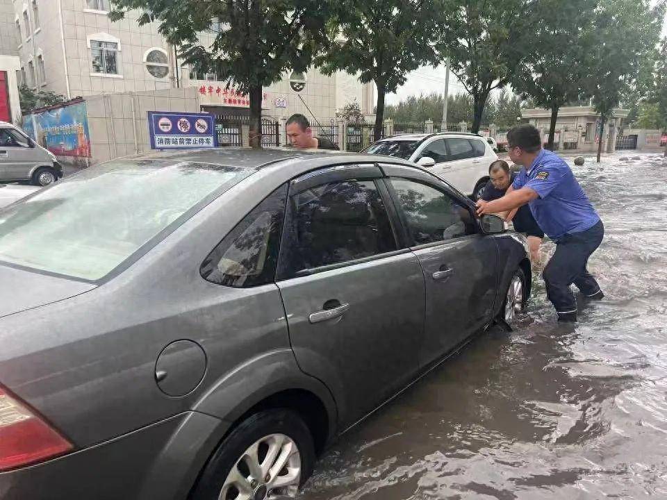 暴雨中的延吉：职能部门全力守护→