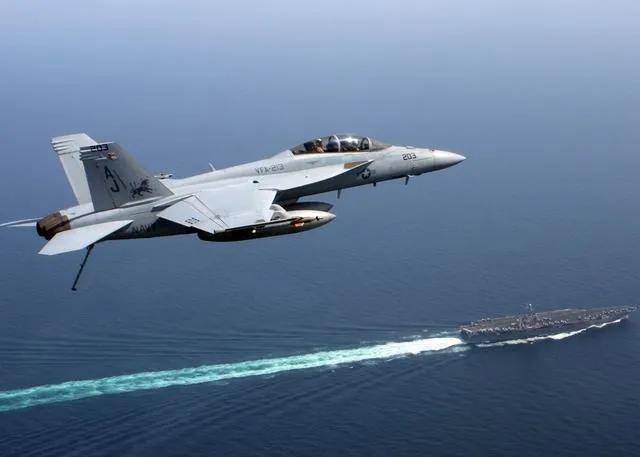 美军战斗机被击落！F/A-18空袭也门，反被自家导弹“暗算”！